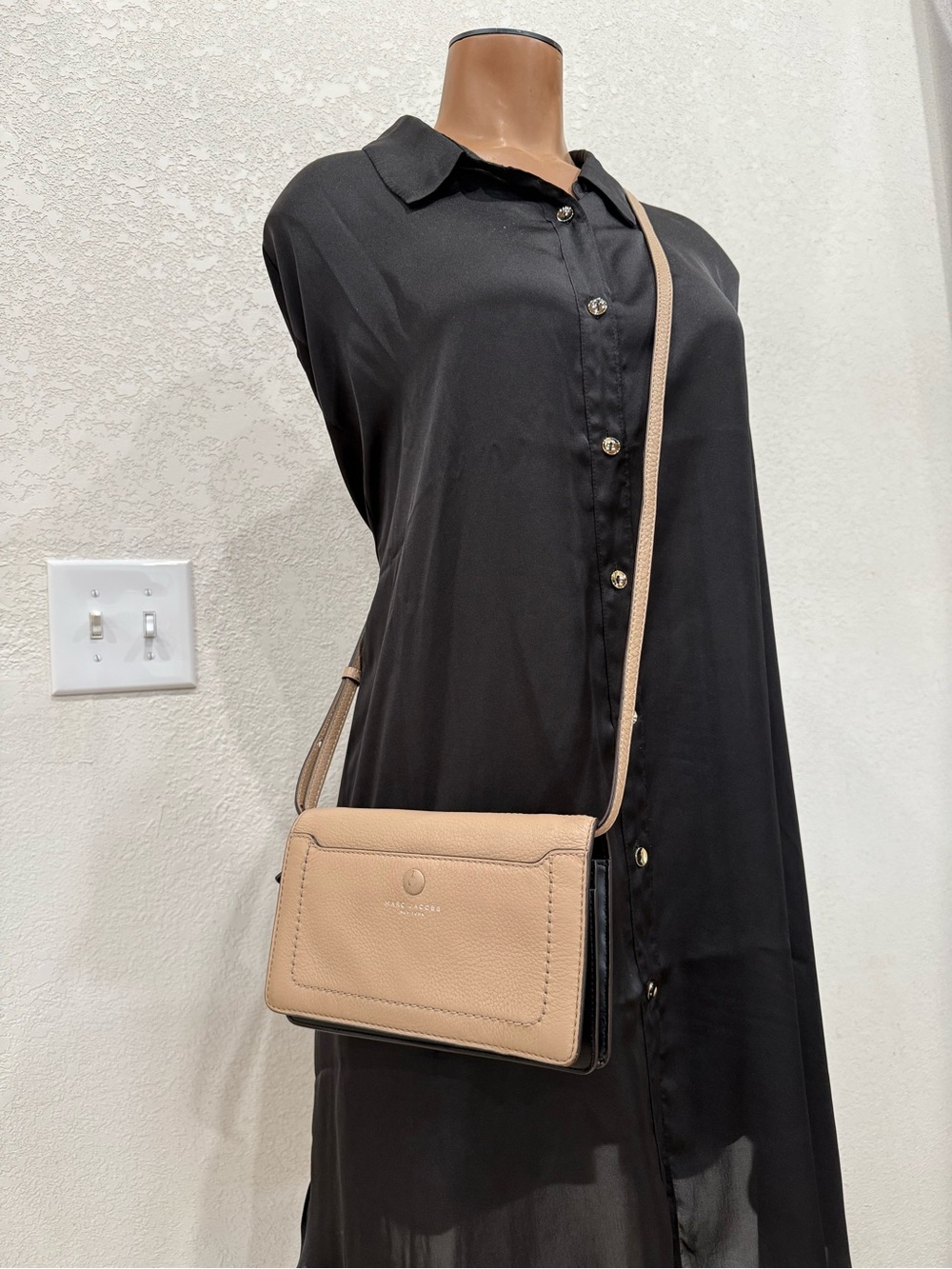 Marc Jacobs Neutral Pebbled Leather Crossbody Bag in Beige